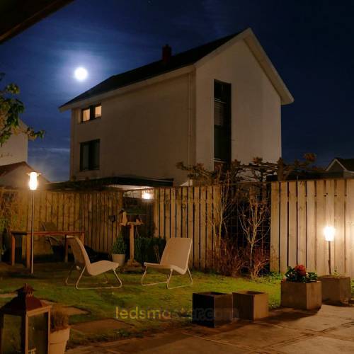 outdoor lighting color